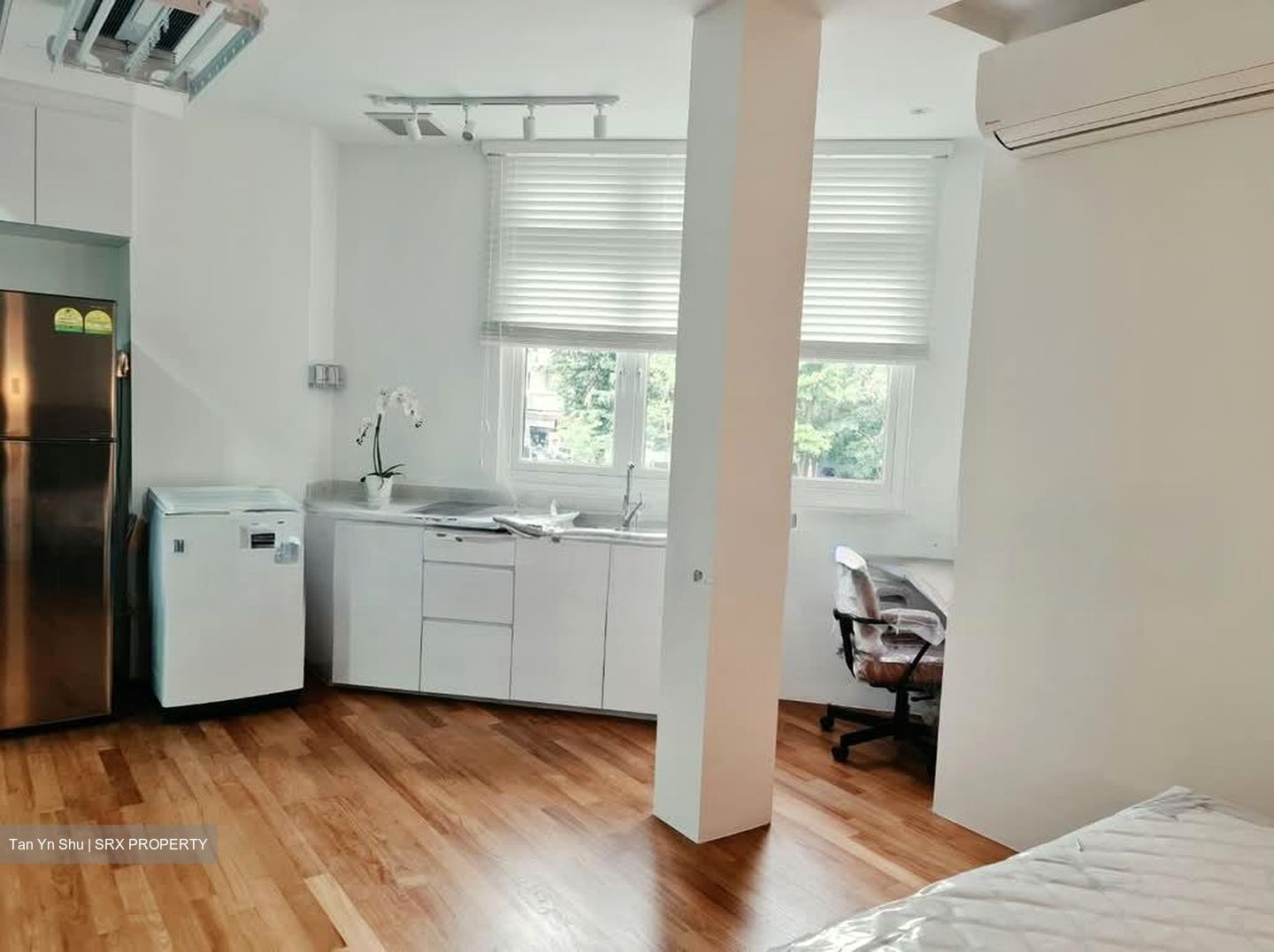 Changi Road (D14), Shop House #594183851